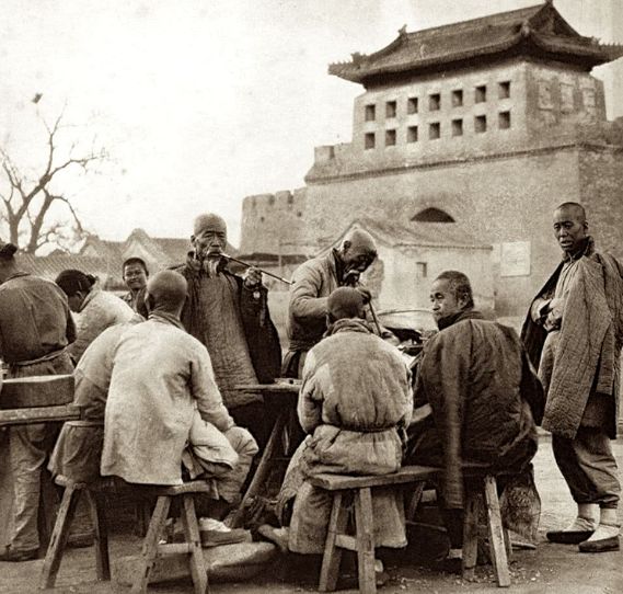 老照片：袁世凯治下的北京，内城街景，1915年！